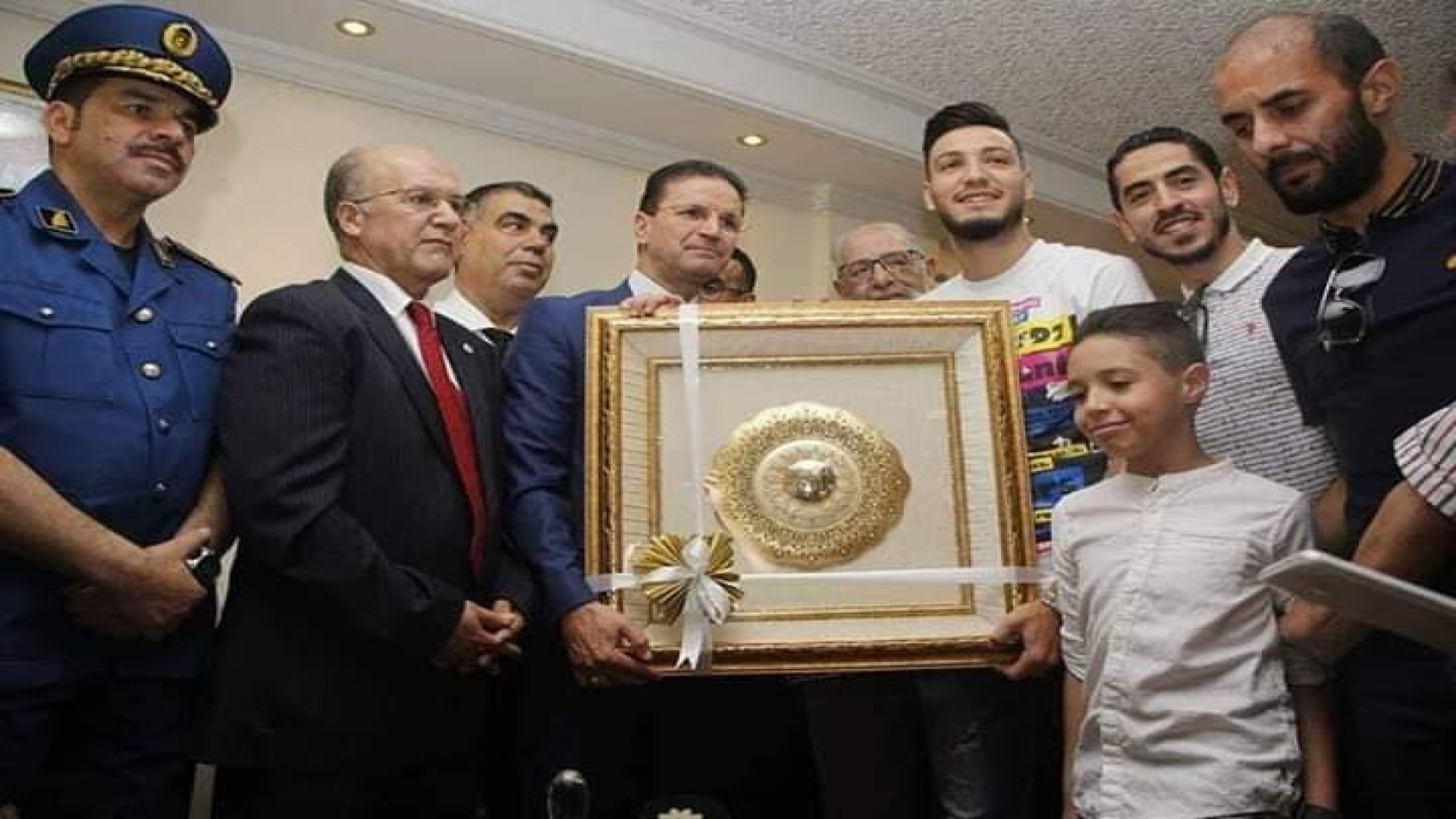 ما حقيقة إهداء اللاعبين هدايا من نوع هدايا الزفاف  ؟